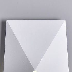 Настенный уличный светильник TRIAX  6526