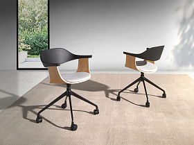 Офисный вращающийся стул 4130/DC-S200D из светло-серой ткани и пластика