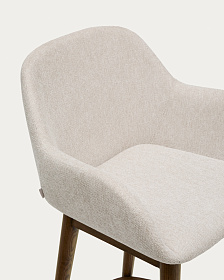 Полубарный стул Konna бежевого цвета с ножками из массива ясеня в темной отделке, 65 см