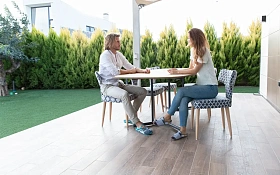 Овальный стол Triovo 140 x 100 см,  2 базы высотой 77