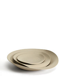 Керамический поднос Ebenor бежевого цвета Ø 53 см