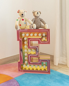 Напольный светильник LETTER E GRAPHIC