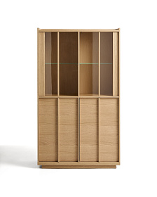 Витрина Onix из дубового шпона в натуральной отделке