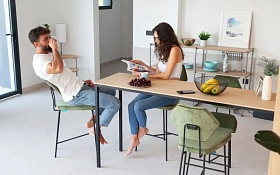 Полубарный стул Planet Fly