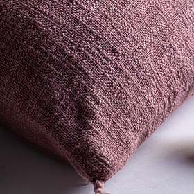 Подушка декоративная Tatas в розовом цвете