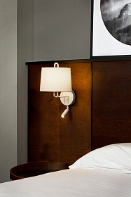 Бра с ридером Montreal белый/бежевый