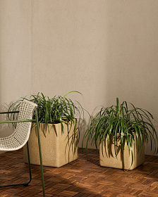 Набор из 2 кашпо Minoa горчичного цвета из песчаника 44 x 44 см