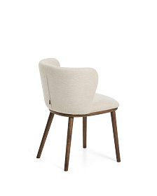 Стул Ciselia из бежевого шенилла с ножками из ясеня в отделке орех