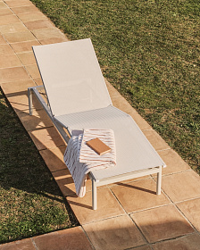 Шезлонг Lesina из серо-коричневого алюминия и текстиля цвета экрю