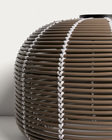 Уличный светильник Garoina солнечных батареях из искусственного ротанга цвета таупе 50 см