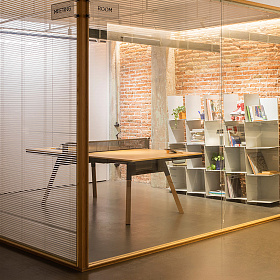 Стол для настольного тенниса You and Me Standard с деревянными ножками