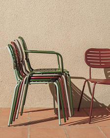 Уличный стул Brai из оцинкованной стали бежевого цвета