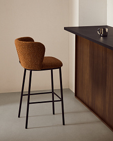 Барный стул Ciselia из терракотового шенилла с ножками из черной стали