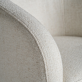 Кресло Bilais кремового цвета