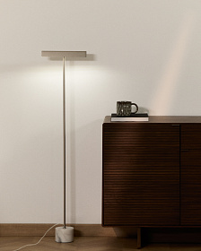 Торшер Lynor из матового металла с основанием из белого мрамора