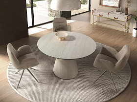 Поворотный стул 4200 в бежевой обивке