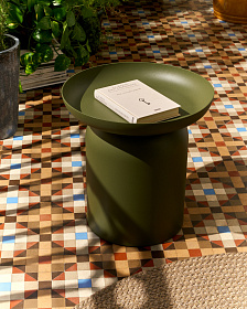 Уличный столик Arcola из зеленого алюминия, диаметр 45 см