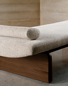 Кушетка Topaz из из бежевого шенилла с массивом ясеня в натуральной отделке 200 см