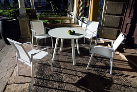 Уличный круглый стол Gandia