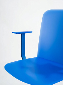 Кресло с подлокотниками Supra поворотное на колесиках