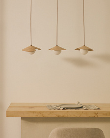 Подвесной светильник из дуба Wilara с 3 белыми шарами из дымчатого стекла