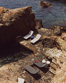 Алюминиевый шезлонг Marcona окрашенный в черный цвет