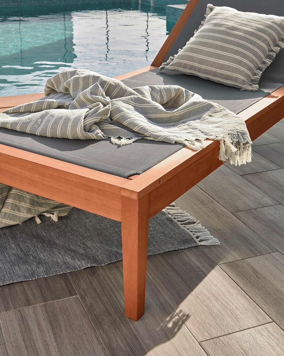 Шезлонг Caterin из эвкалипта зеленый