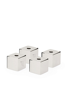 Набор из 4 подсвечников Acadia из нержавеющей стали с серебряной отделкой