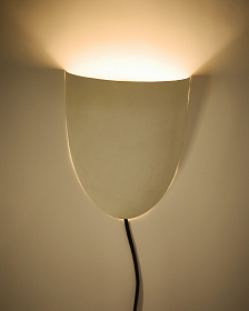 Настенный светильник Nibla из металла с эффектом белой глины