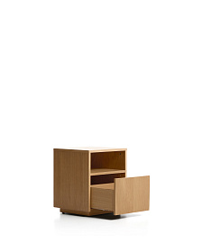 Прикроватная тумба Helvine из дубового шпона, 45 x 52 см