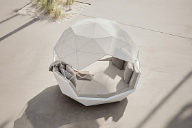 Уличная кровать Iglu с тканевым навесом