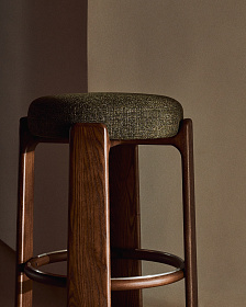 Granite Полубарный табурет из зеленого шенилла и массива ясеня в отделке орех 65 см