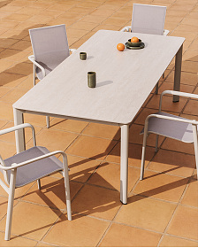 Уличный стол Anafi с бежевой столешницей из спеченного камня, 220 x 100 см