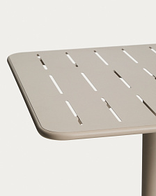 Уличный стол Brai из оцинкованной стали бежевого цвета, 70 x 70 см