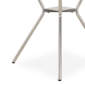 Квадратный стол Monika