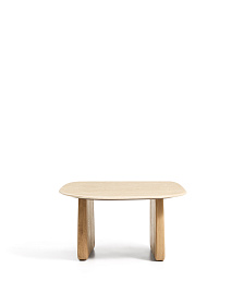 Приставной столик Pirita из бежевого травертина с ножками из дуба натурального цвета, 71 x 70 см