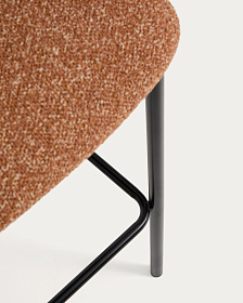 Барный стул Ciselia из терракотового шенилла с ножками из черной стали