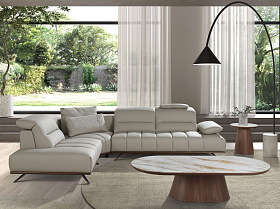Угловой диван с левым шезлонгом 6243 из светло-серой кожи