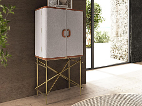 Высокий буфет 3272 из ткани, ореха и полированной золотистой стали