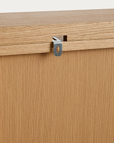 Витрина Onix из дубового шпона в натуральной отделке