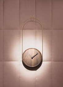 Часы настенные Colgante орех-латунный металл