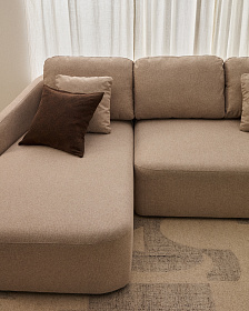 Трехместный диван-кровать Laira с левым шезлонгом из бежевого шенилла 246 см