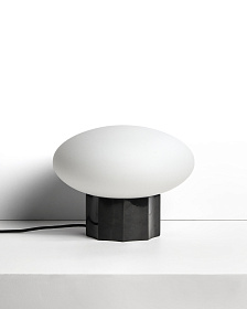 Настольная лампа Idela из тонированного стекла и черного мрамора, 26 см