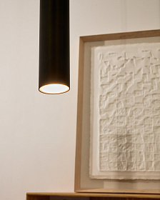 Подвесной светильник Andia из алюминия с черной отделкой