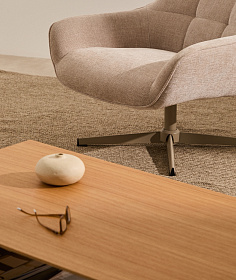 Teryl Кресло из шенилла бежевого цвета с серым металлом