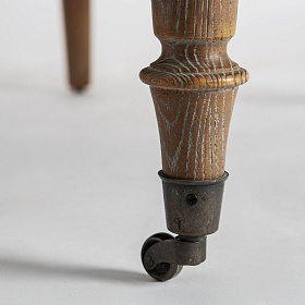 Классическое кресло Ault