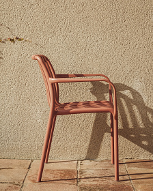 Уличный стул Isabellini из пластика терракотового цвета