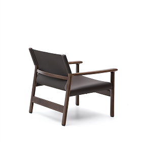 Кресло Jan из переработанной кожи темно-коричневого цвета и ясеня в ореховом цвете